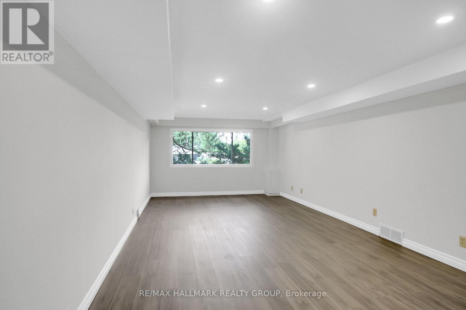 Photo 28 of 40 Foothills Drive, Ottawa ON