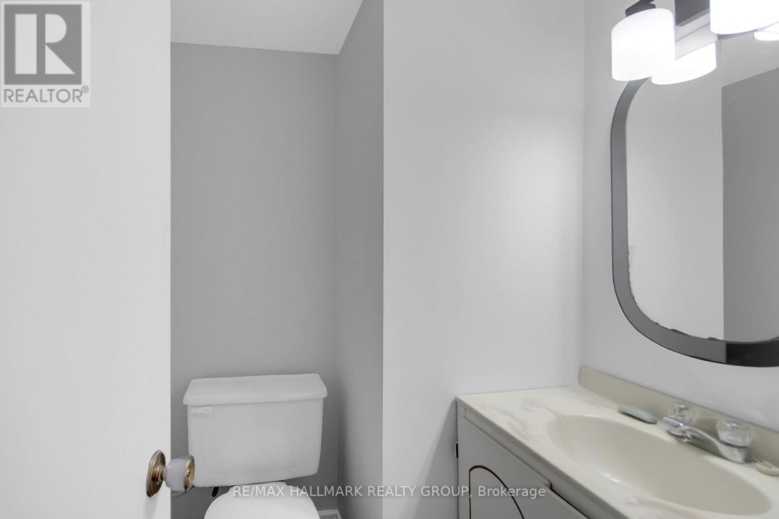 Photo 30 of 40 Foothills Drive, Ottawa ON