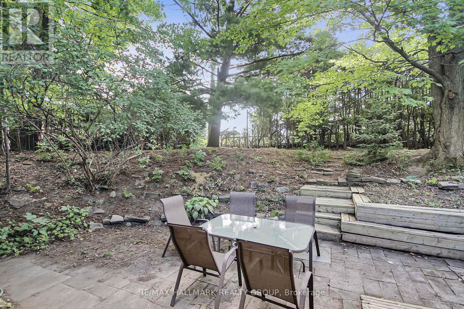 Photo 34 of 40 Foothills Drive, Ottawa ON