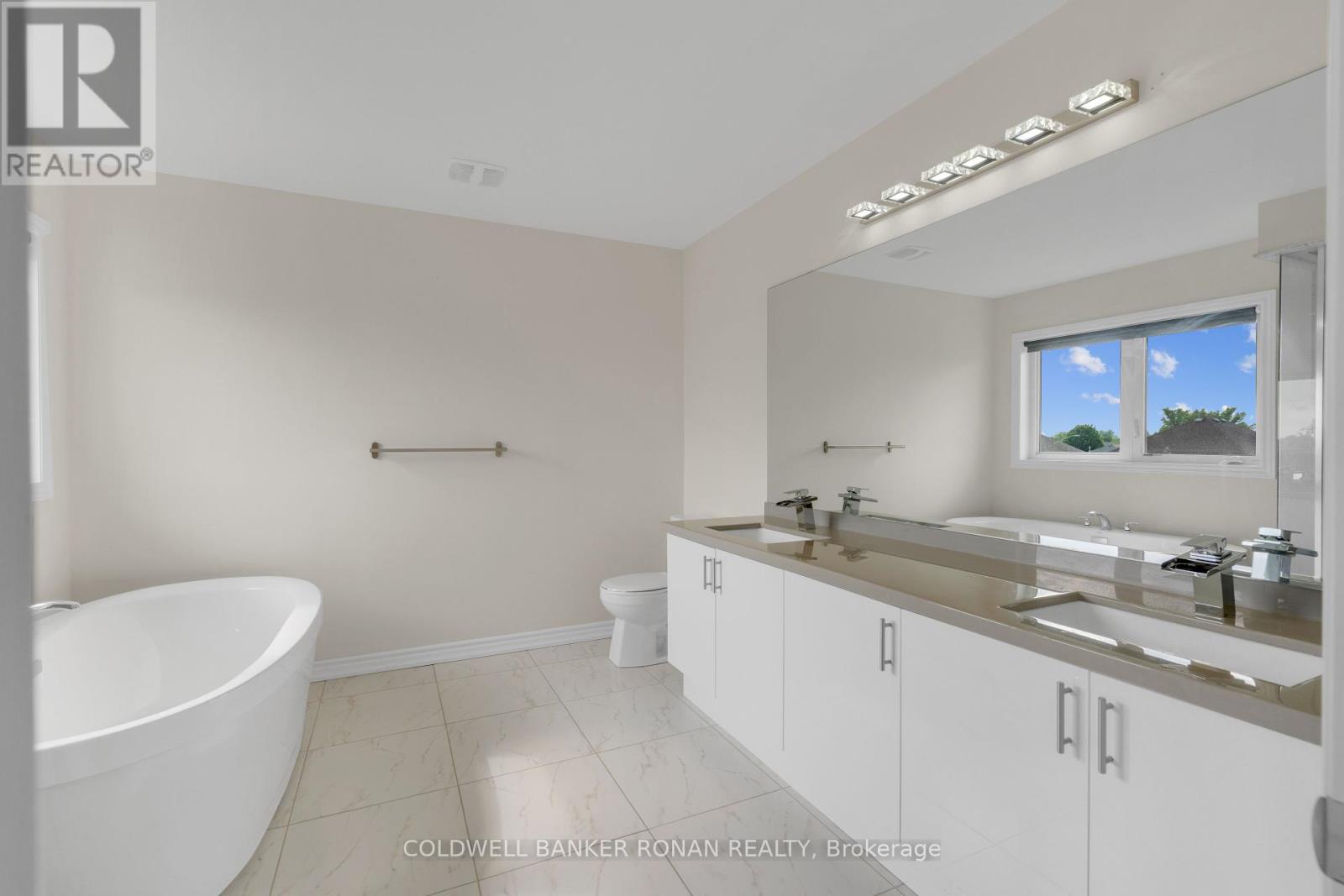 Photo 28 of 203 Roy Drive, Clearview ON