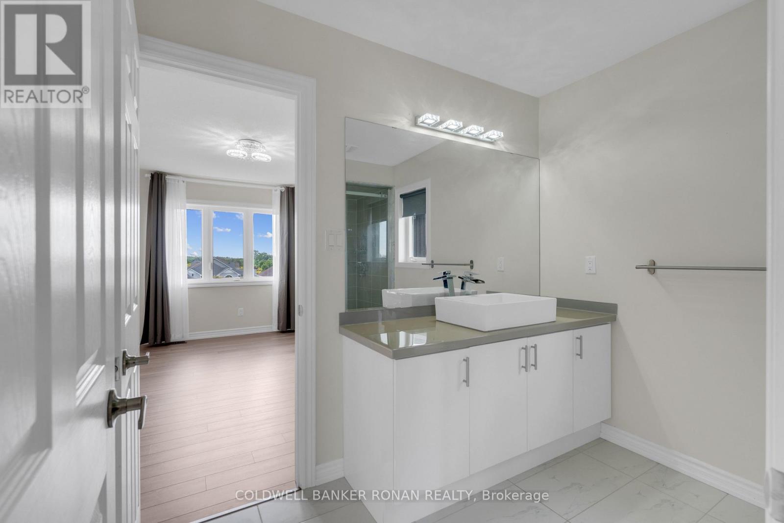 Photo 33 of 203 Roy Drive, Clearview ON