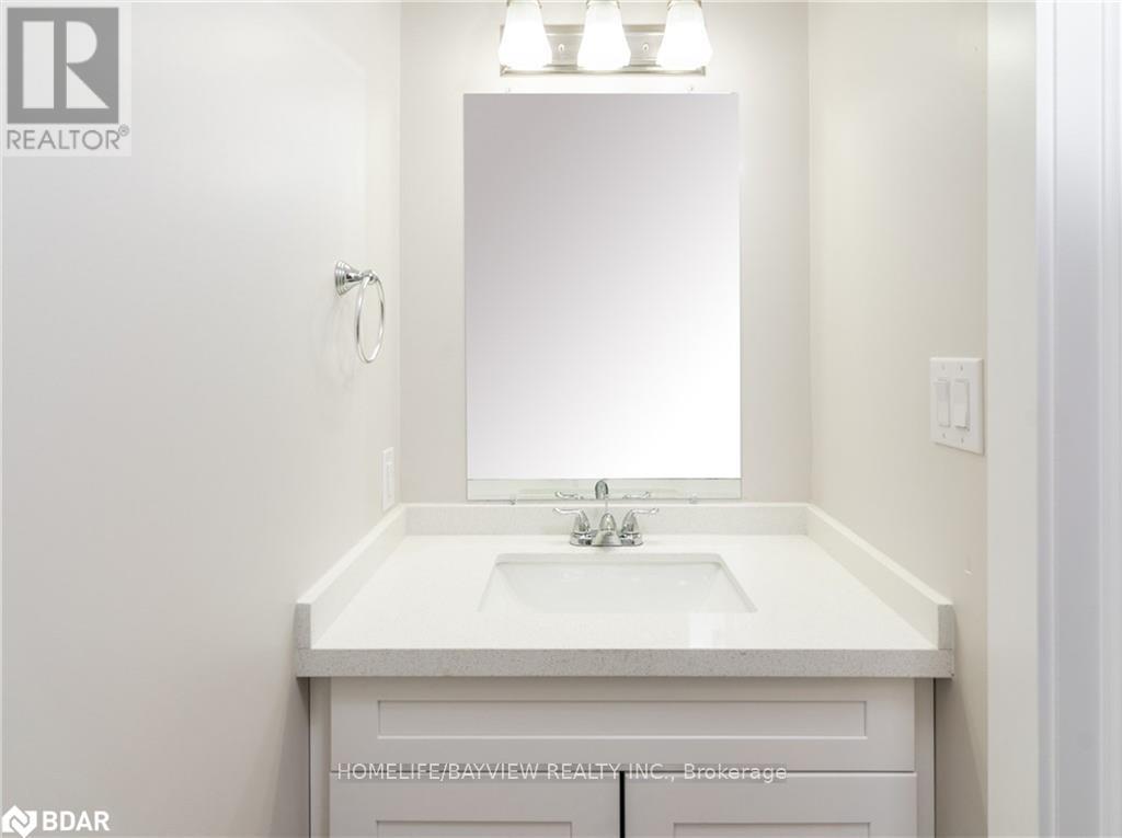 Photo 5 of Main 2nd 162 Penetanguishene Road, Barrie ON