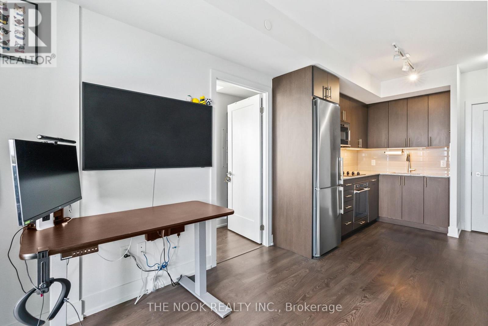 Photo 1 of 805 2550 Simcoe Street N, Oshawa ON