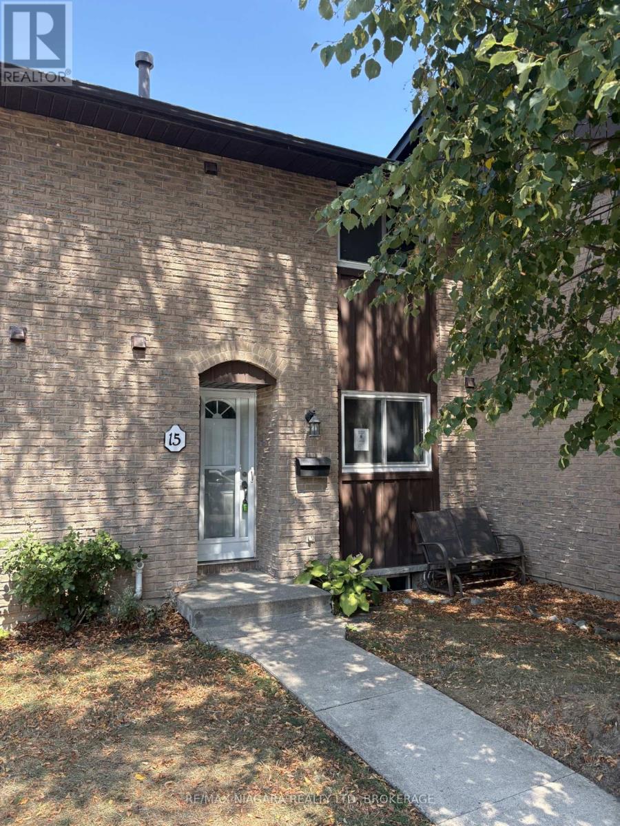 Photo 3 of 15 151 Linwell Road, St Catharines ON
