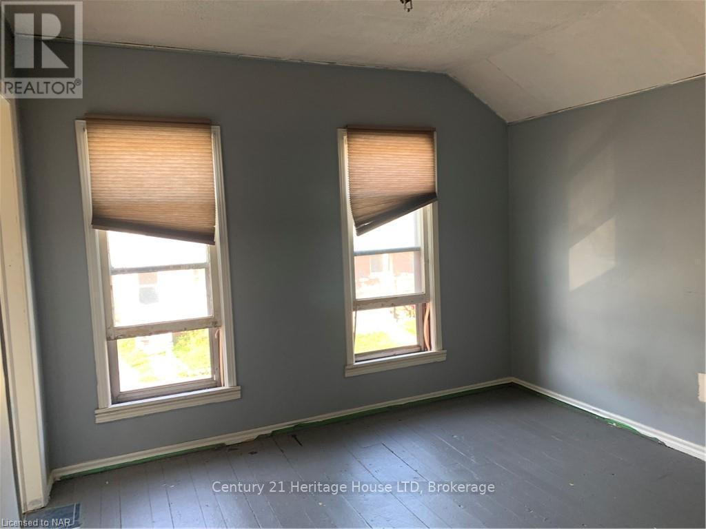 Photo 10 of 4624 Jepson Street, Niagara Falls ON