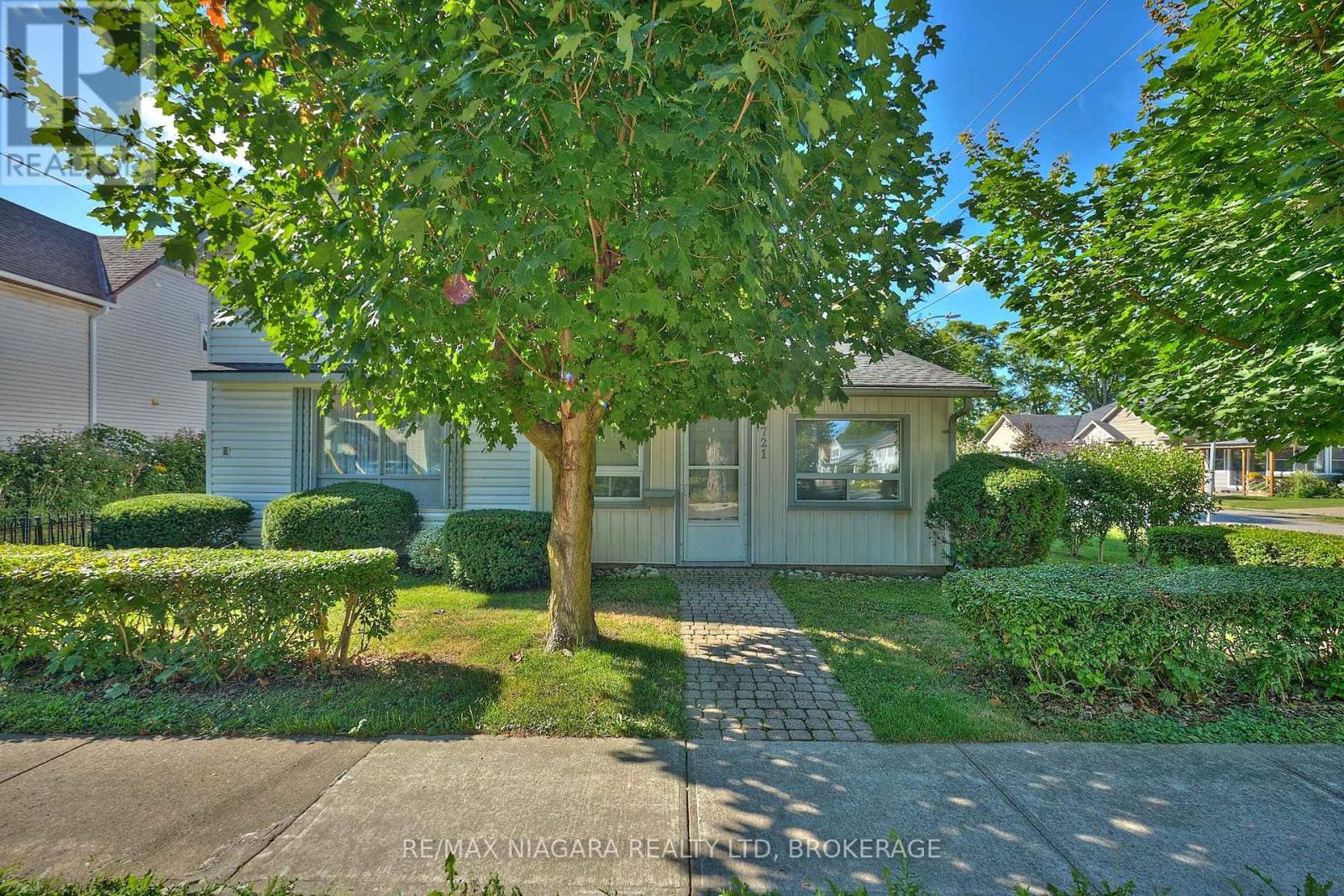 Photo 2 of 3721 Hibbard Street, Fort Erie ON