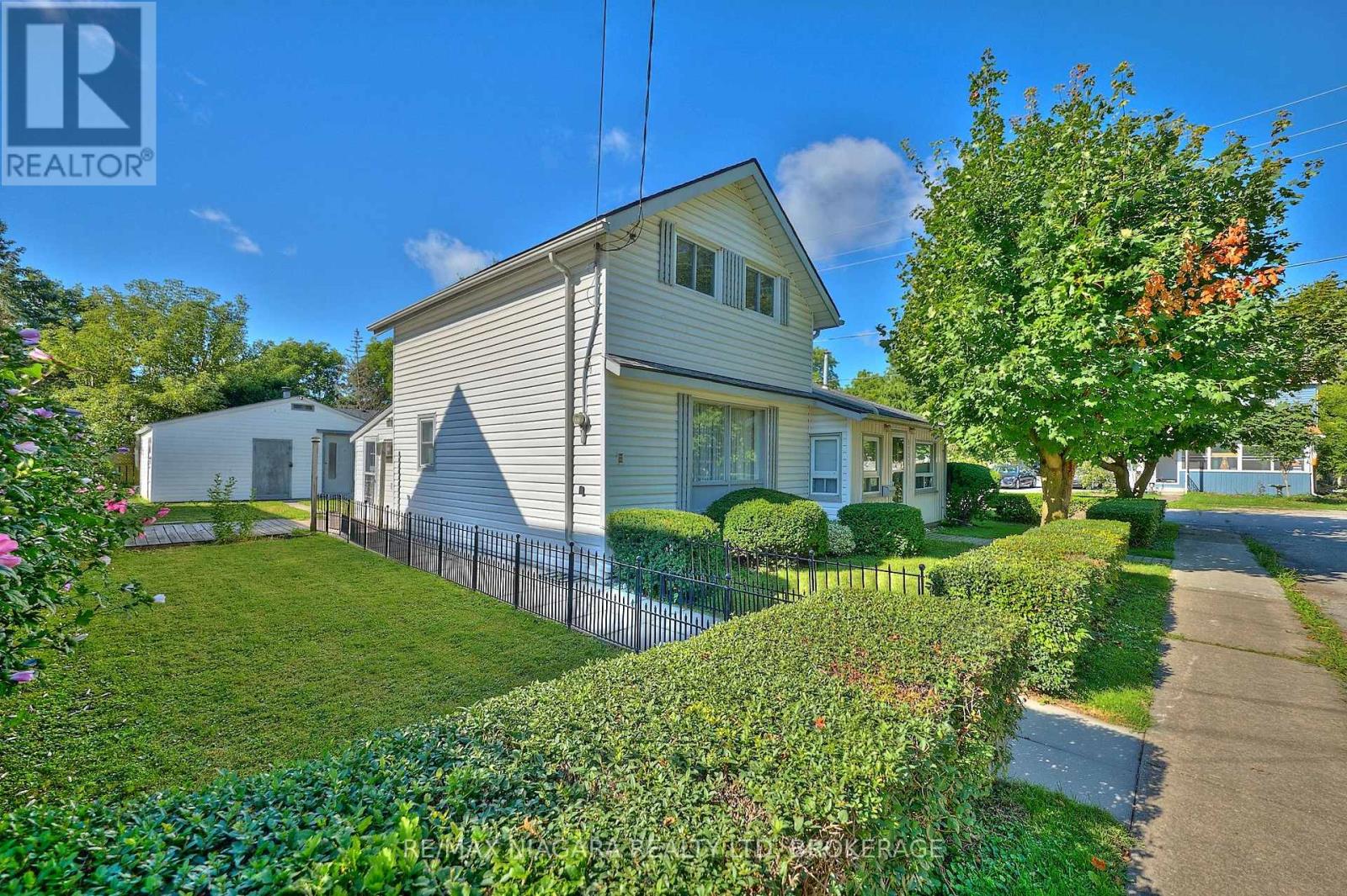 Photo 3 of 3721 Hibbard Street, Fort Erie ON