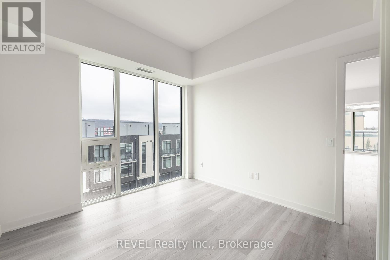 Photo 15 of 402 385 Winston Road, Grimsby ON