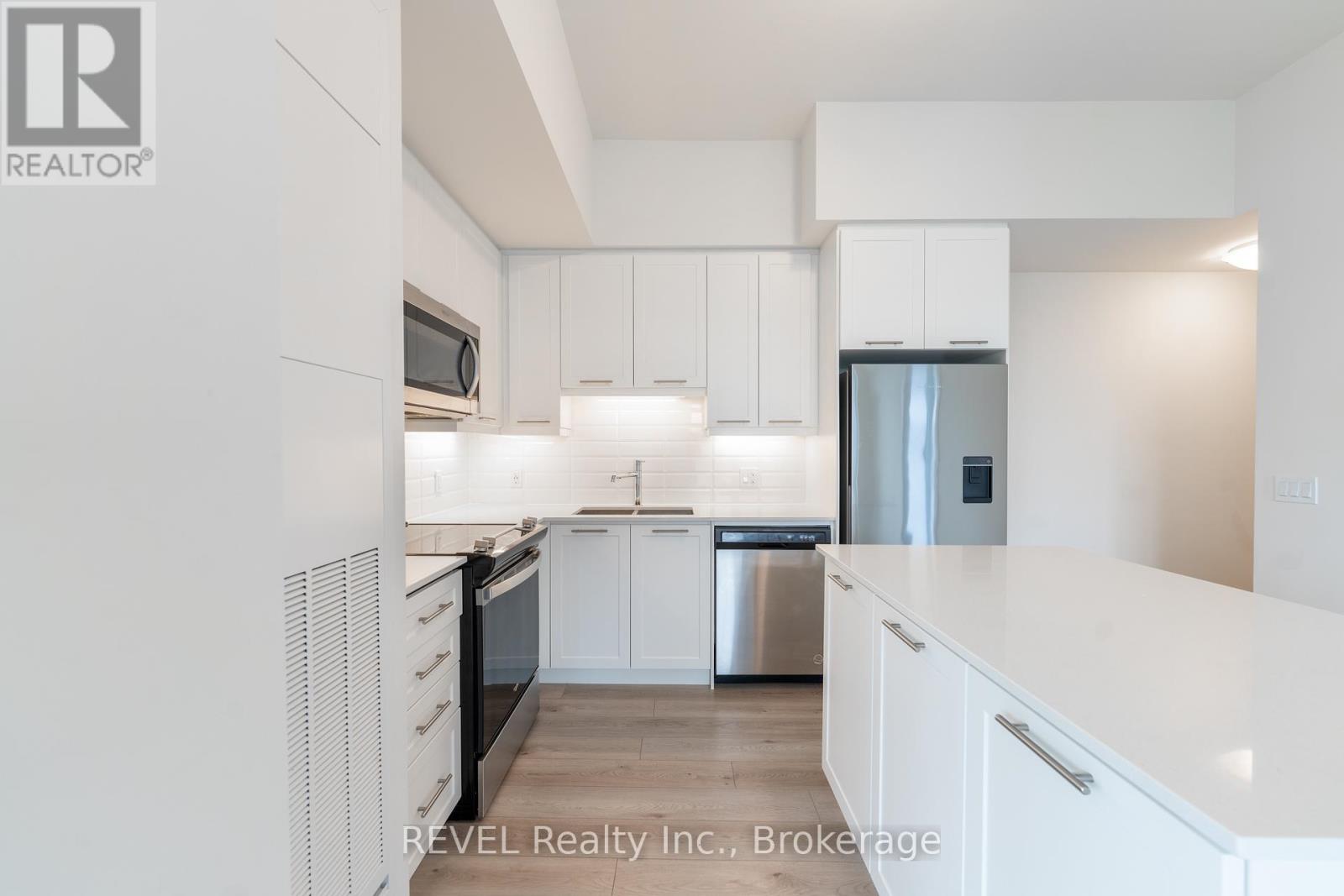Photo 2 of 402 385 Winston Road, Grimsby ON