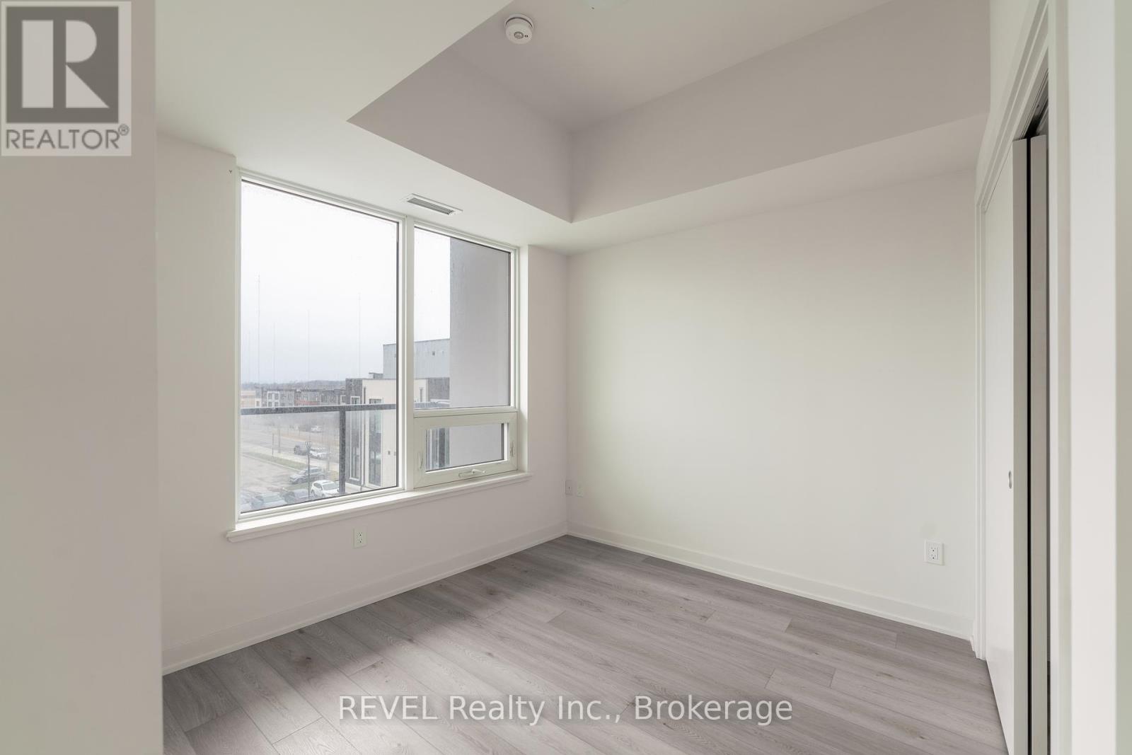 Photo 27 of 402 385 Winston Road, Grimsby ON