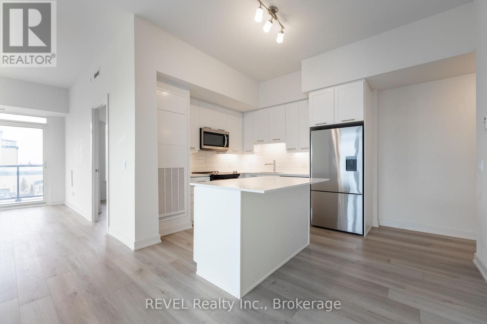 Photo 4 of 402 385 Winston Road, Grimsby ON