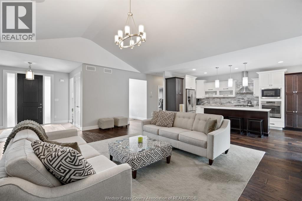 Photo 9 of 8409 Aalbers Crescent, Amherstburg ON