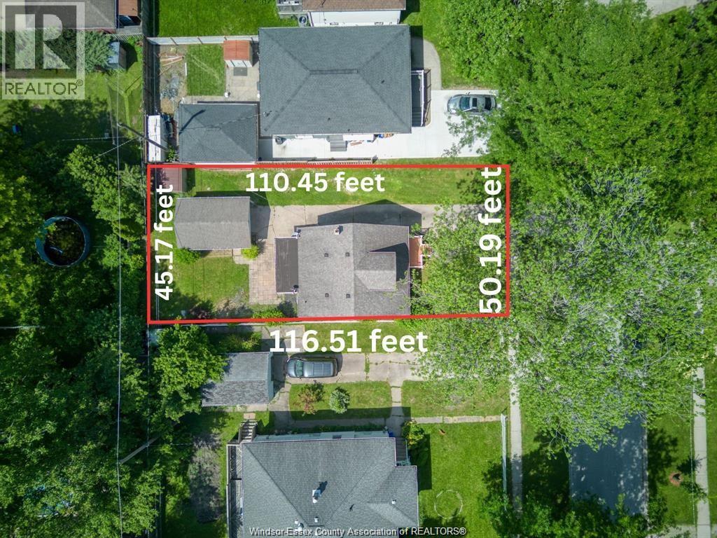 Photo 2 of 3742 Montcalm Street, Windsor ON