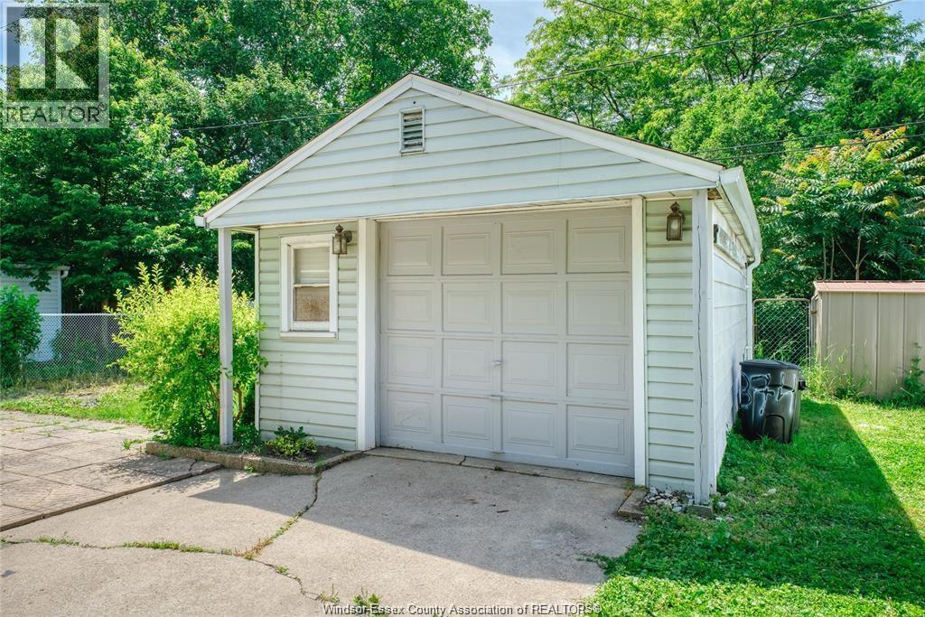Photo 22 of 3742 Montcalm Street, Windsor ON