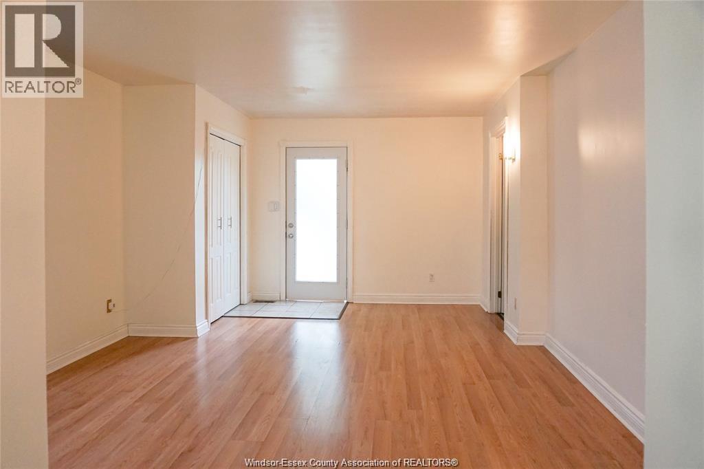 Photo 4 of 3742 Montcalm Street, Windsor ON