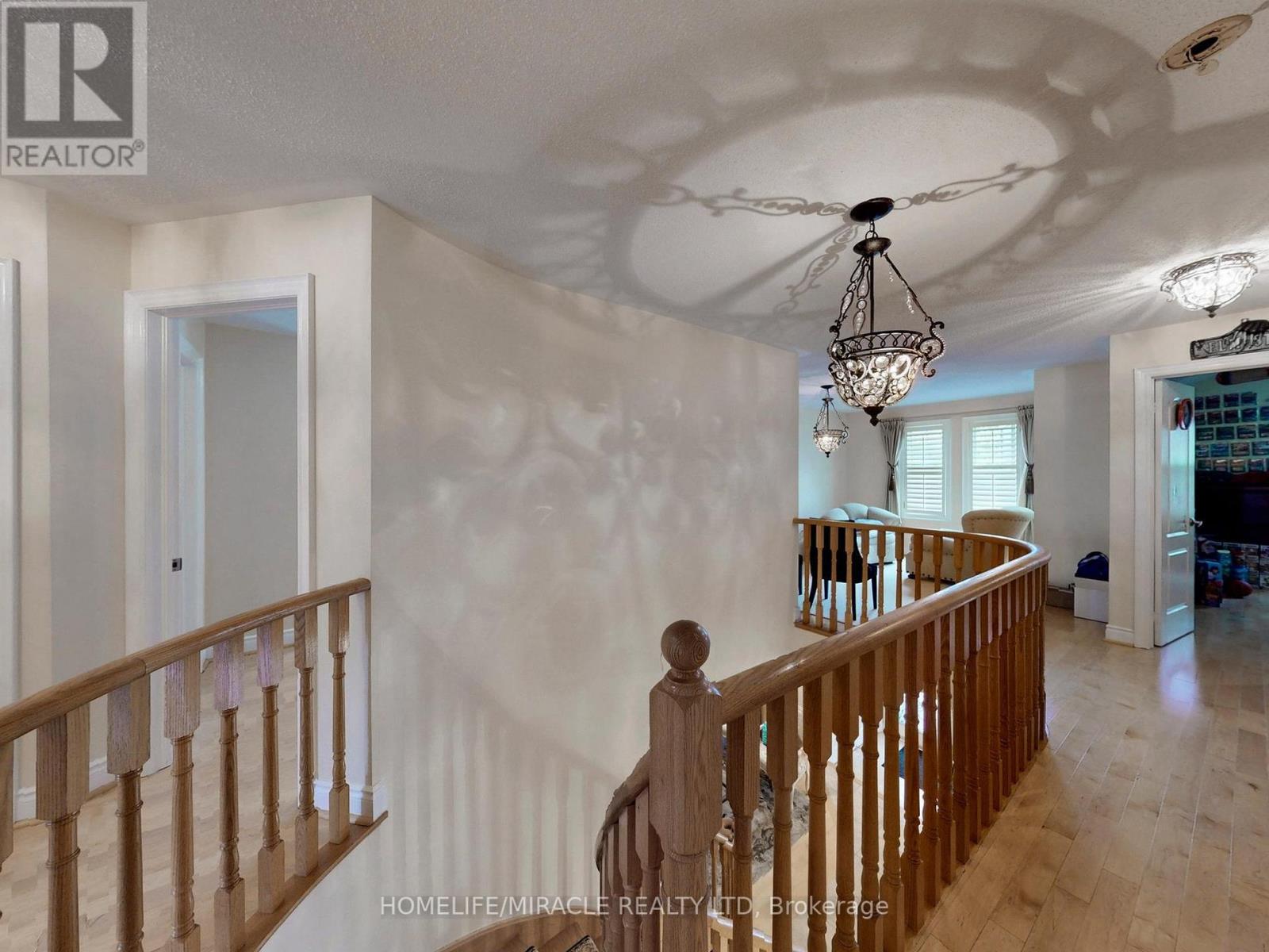 Photo 40 of 115 Long Meadow Road, Brampton ON