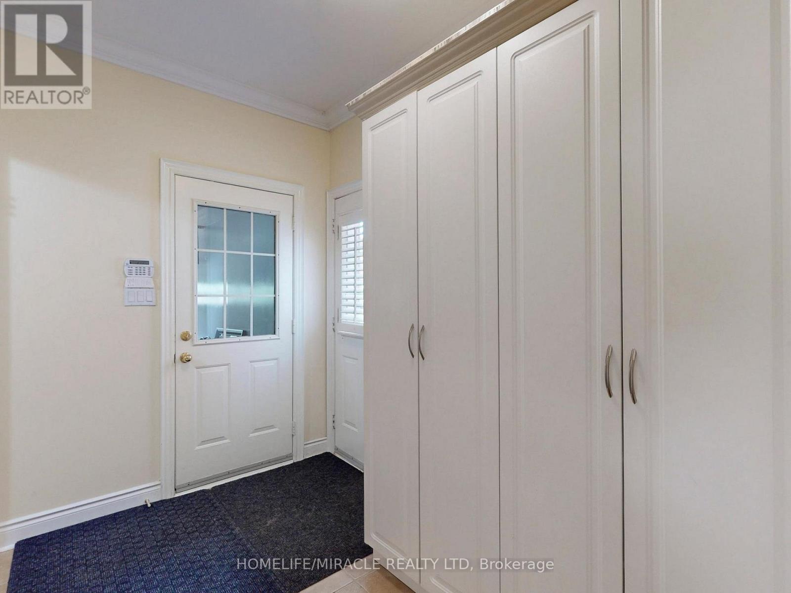 Photo 26 of 115 Long Meadow Road, Brampton ON