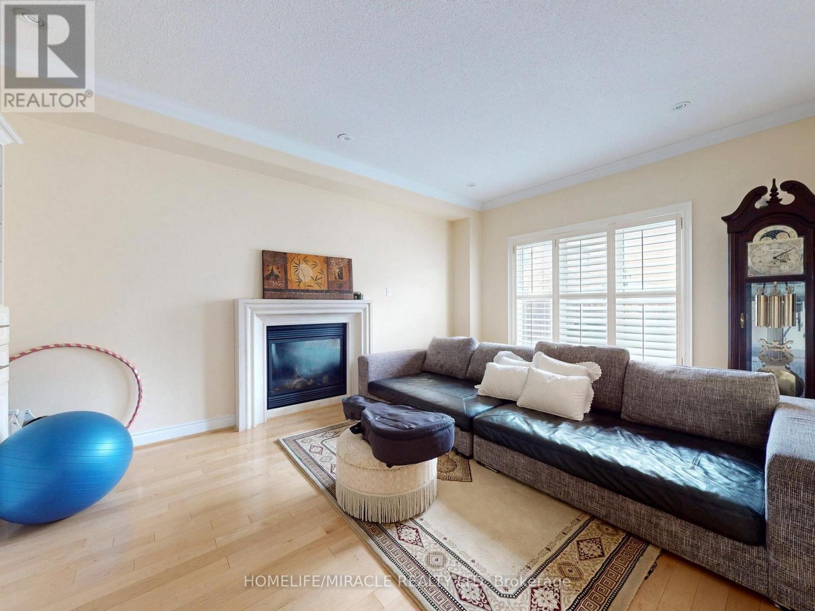 Photo 46 of 115 Long Meadow Road, Brampton ON