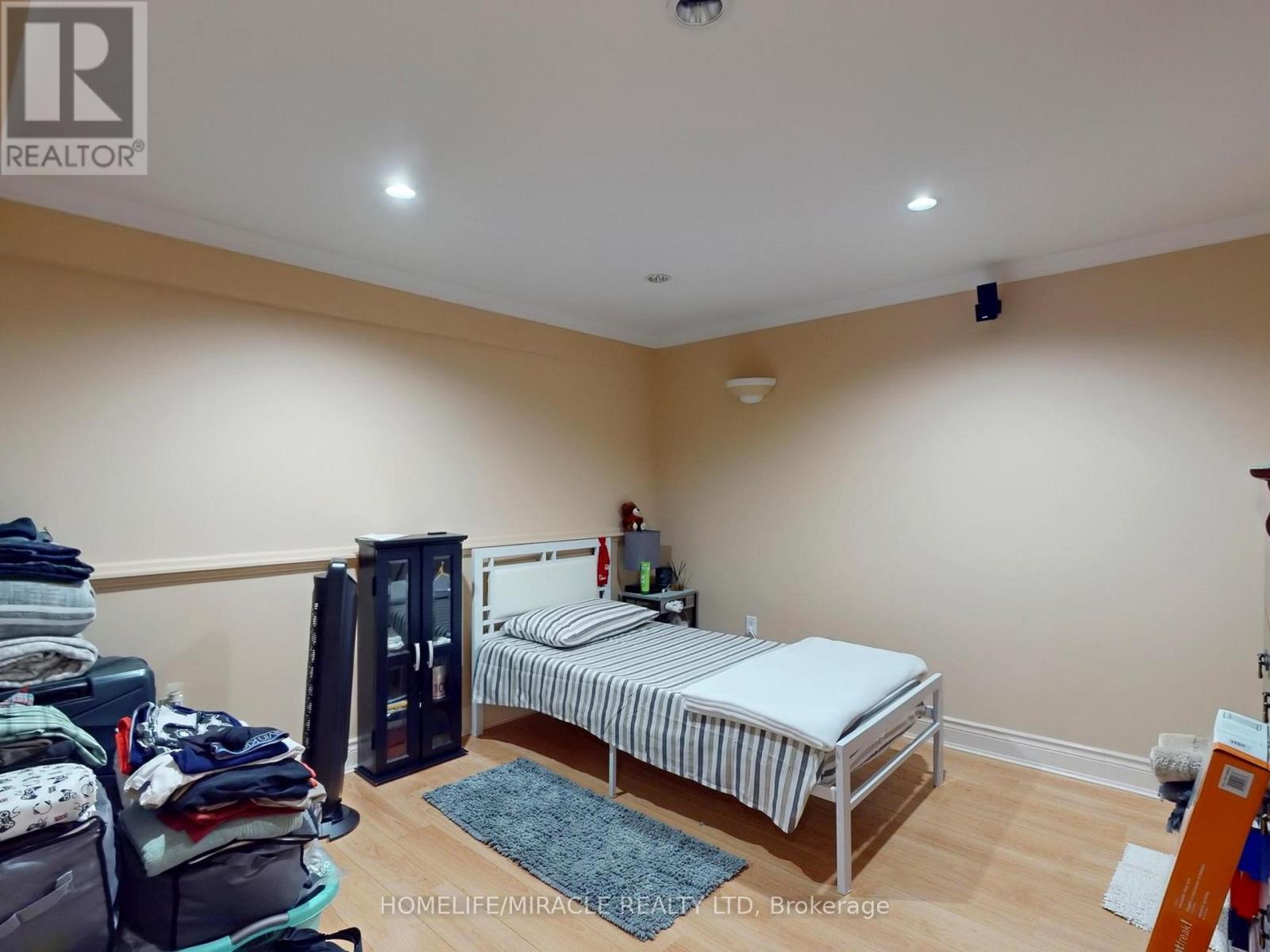 Photo 6 of 115 Long Meadow Road, Brampton ON