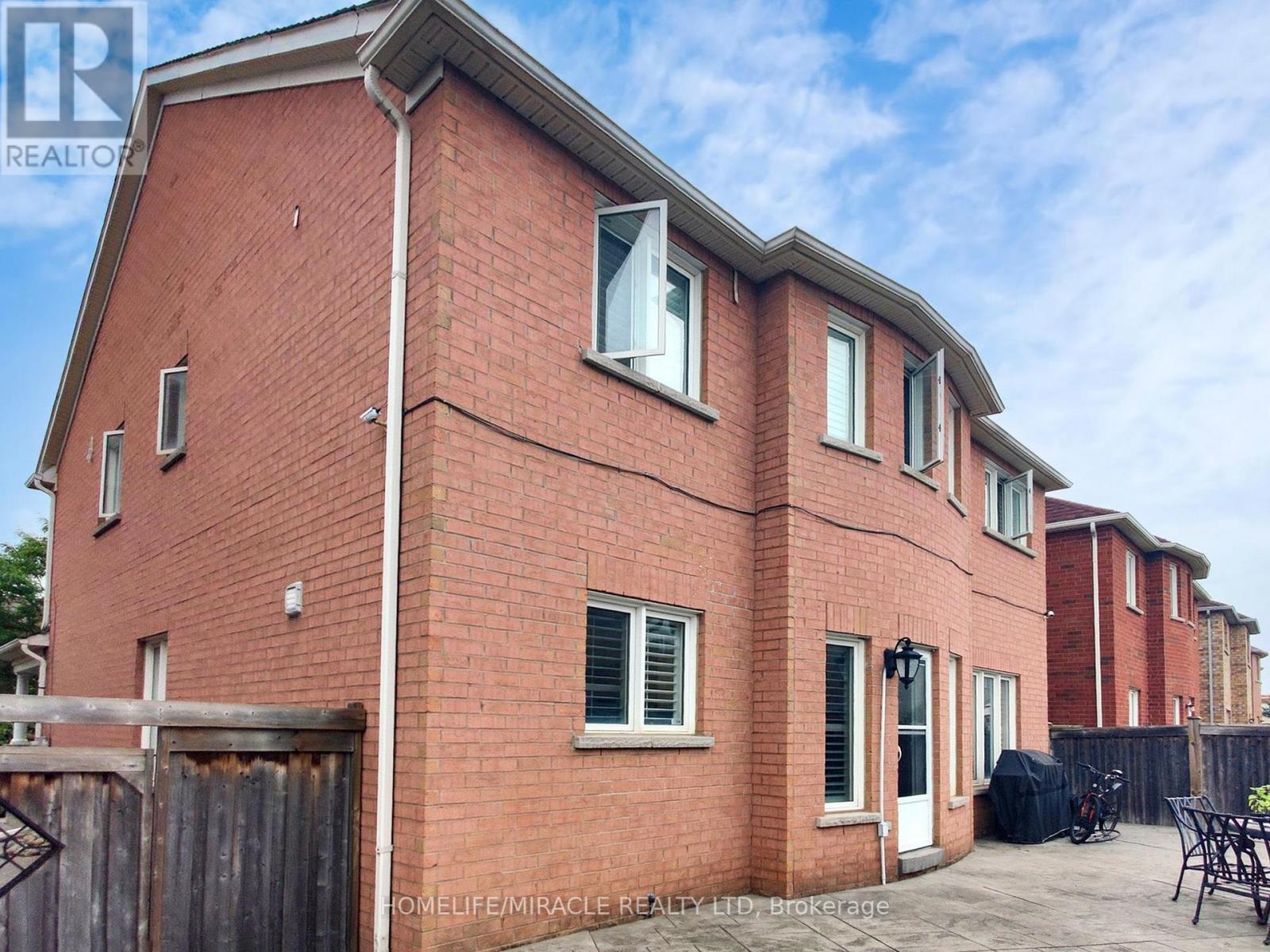 Photo 22 of 115 Long Meadow Road, Brampton ON