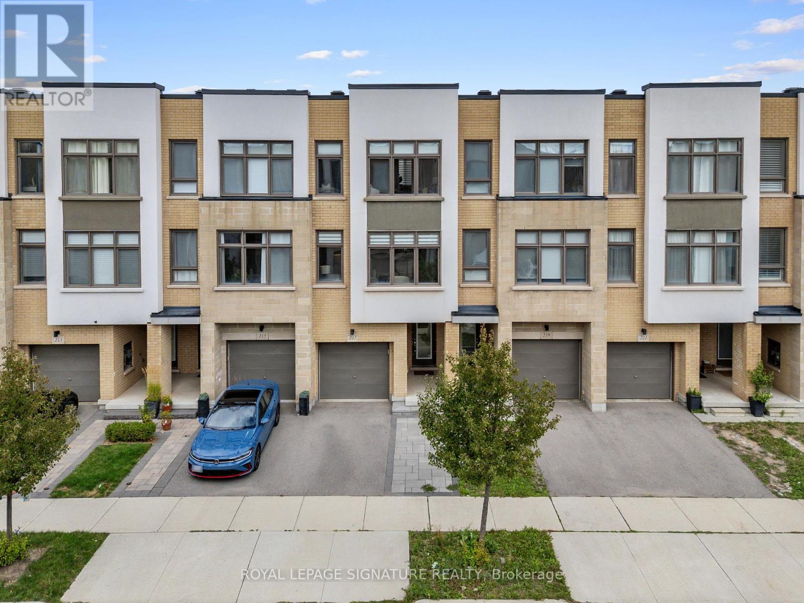 Photo 1 of 217 Huguenot Road, Oakville ON