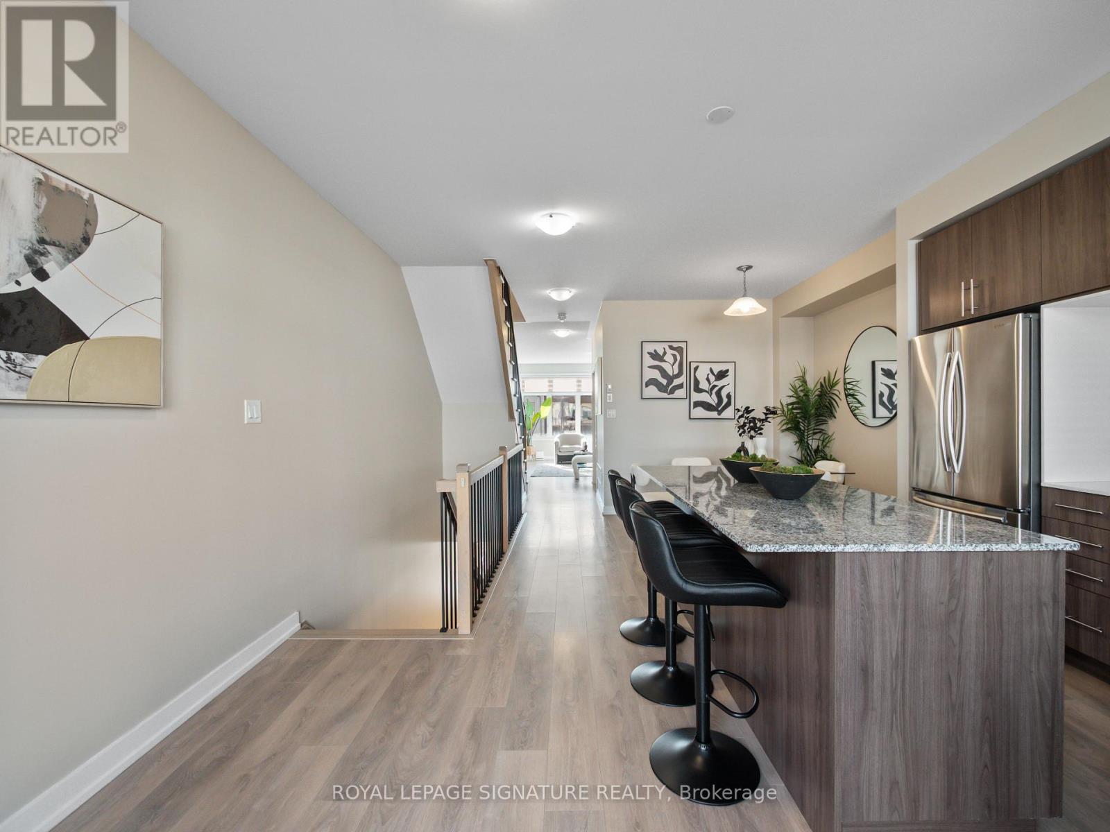 Photo 12 of 217 Huguenot Road, Oakville ON