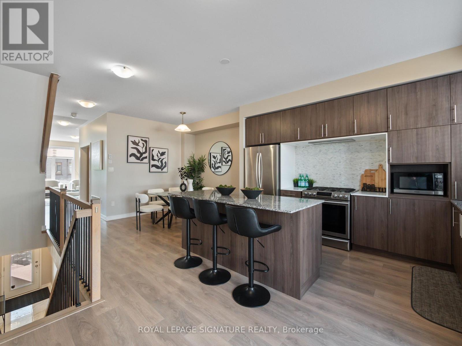 Photo 13 of 217 Huguenot Road, Oakville ON