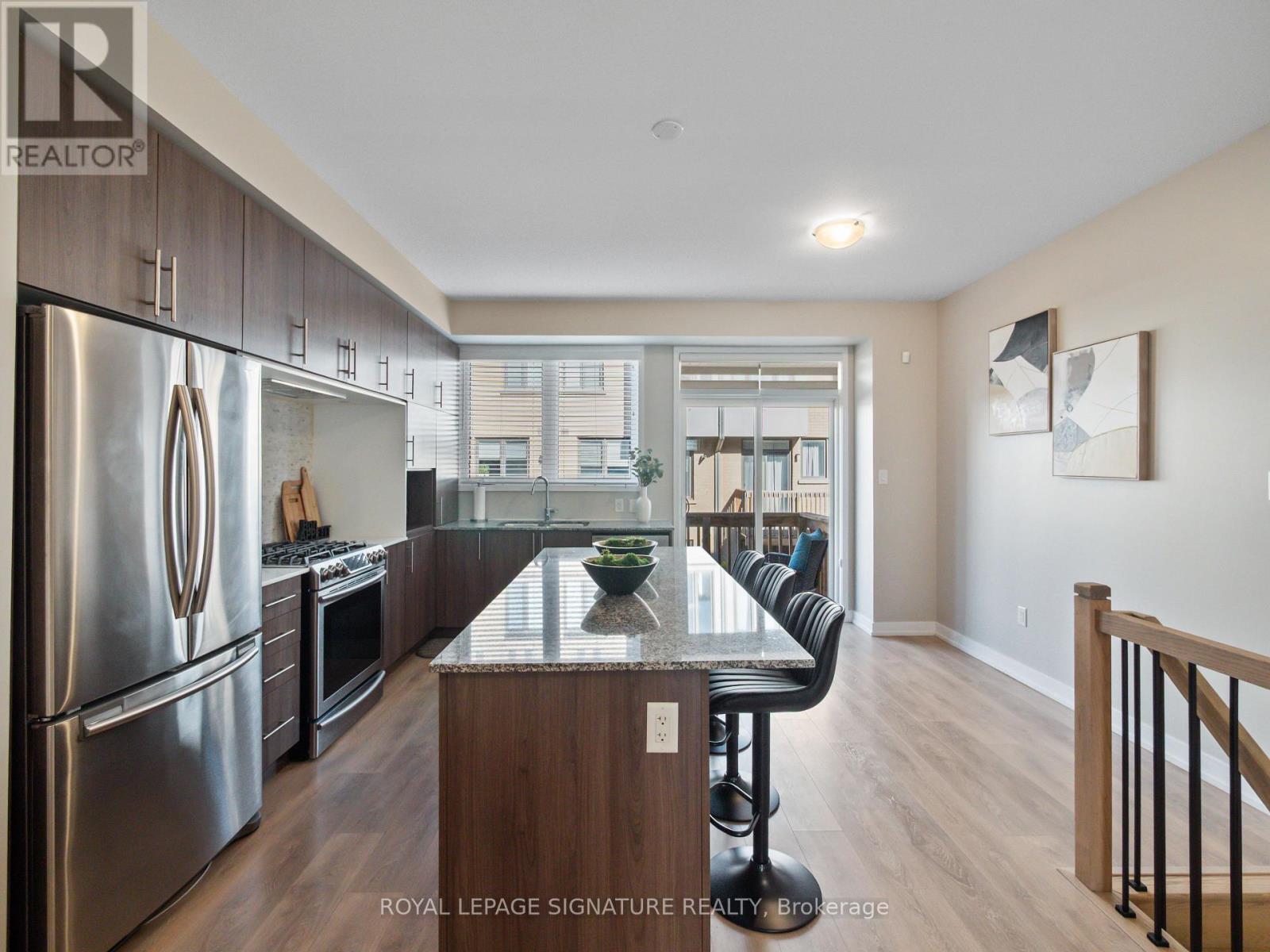Photo 17 of 217 Huguenot Road, Oakville ON