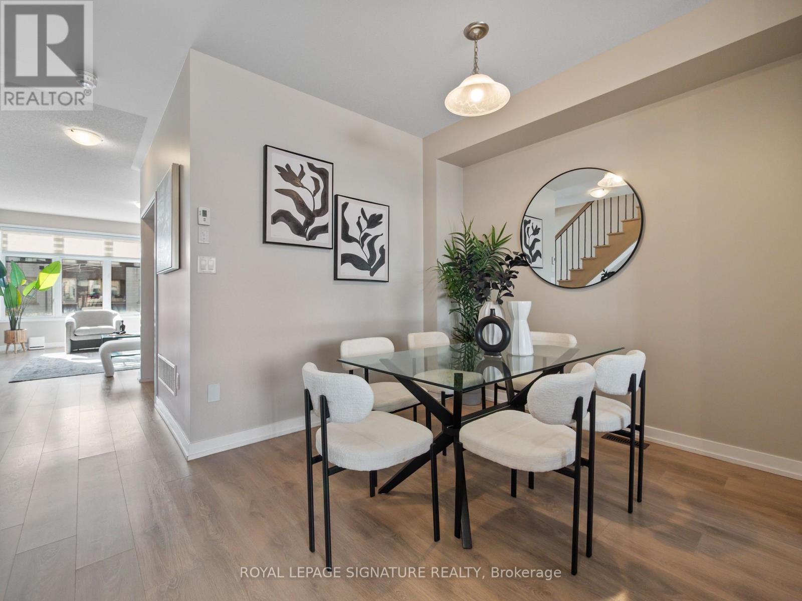 Photo 18 of 217 Huguenot Road, Oakville ON
