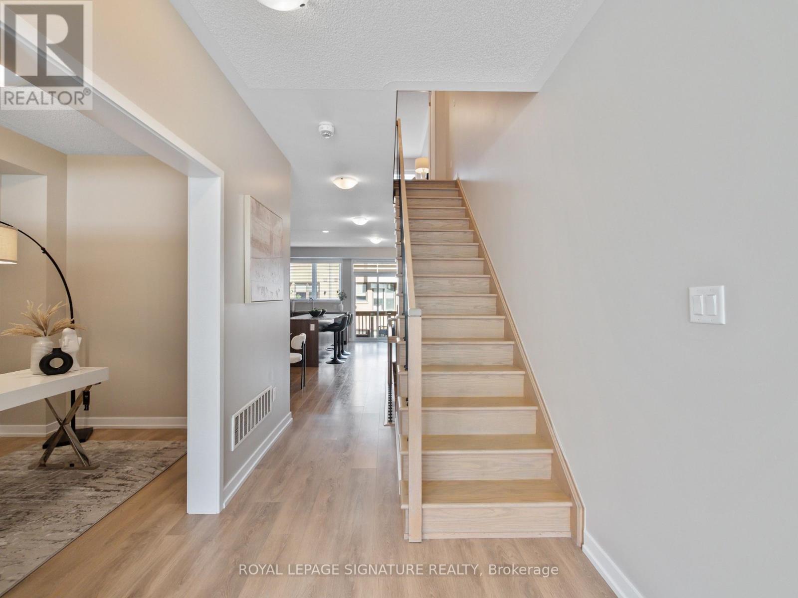 Photo 24 of 217 Huguenot Road, Oakville ON