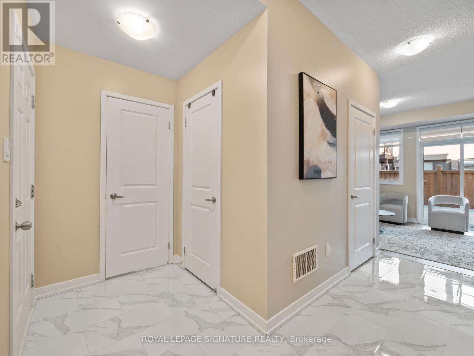 Photo 4 of 217 Huguenot Road, Oakville ON
