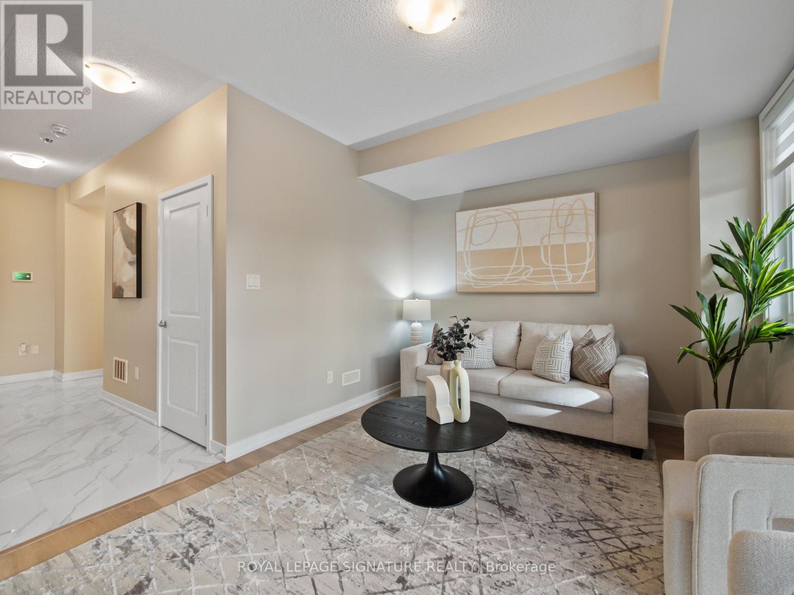 Photo 8 of 217 Huguenot Road, Oakville ON