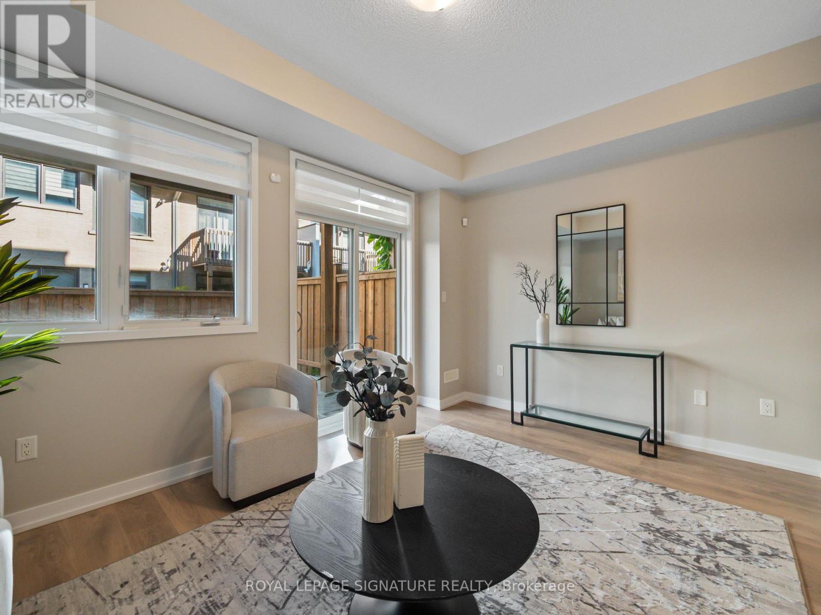 Photo 9 of 217 Huguenot Road, Oakville ON