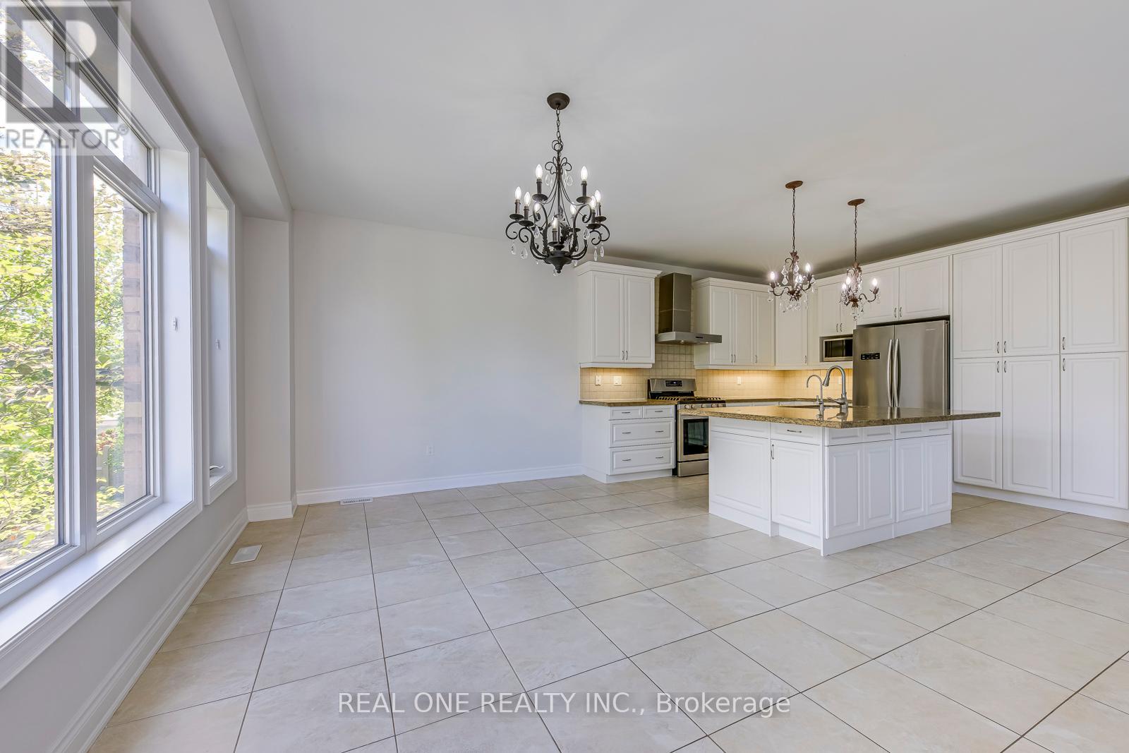 Photo 10 of 1342 Kestell Boulevard, Oakville ON