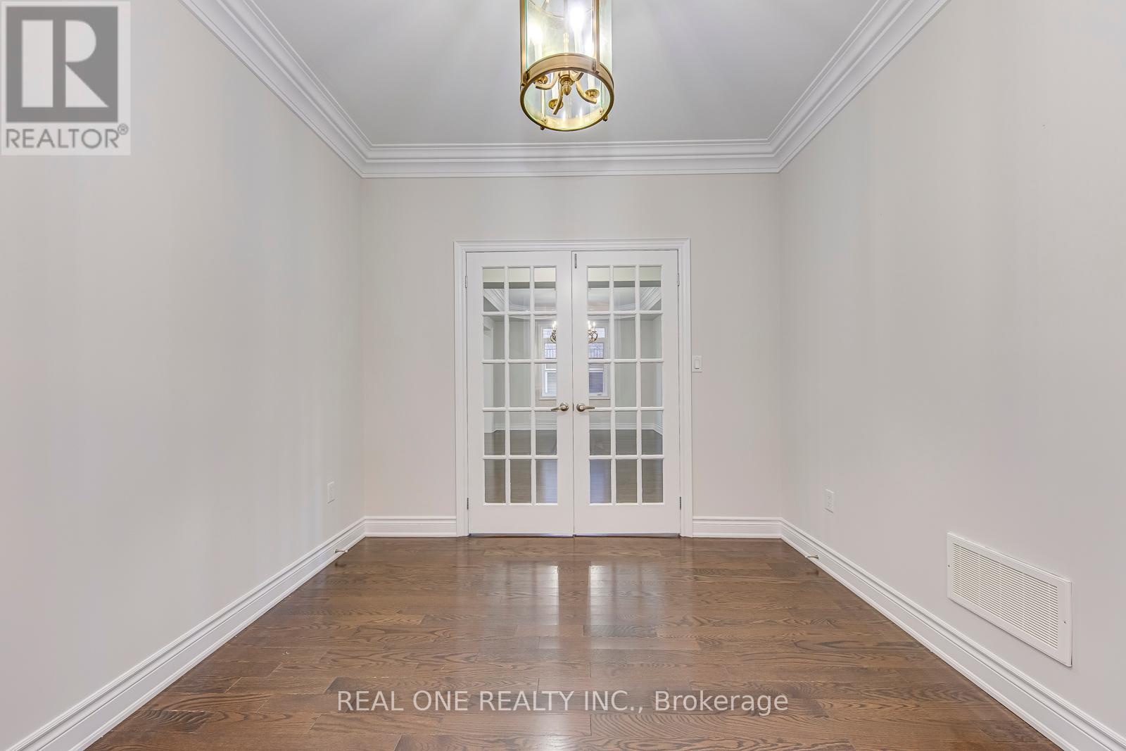 Photo 19 of 1342 Kestell Boulevard, Oakville ON