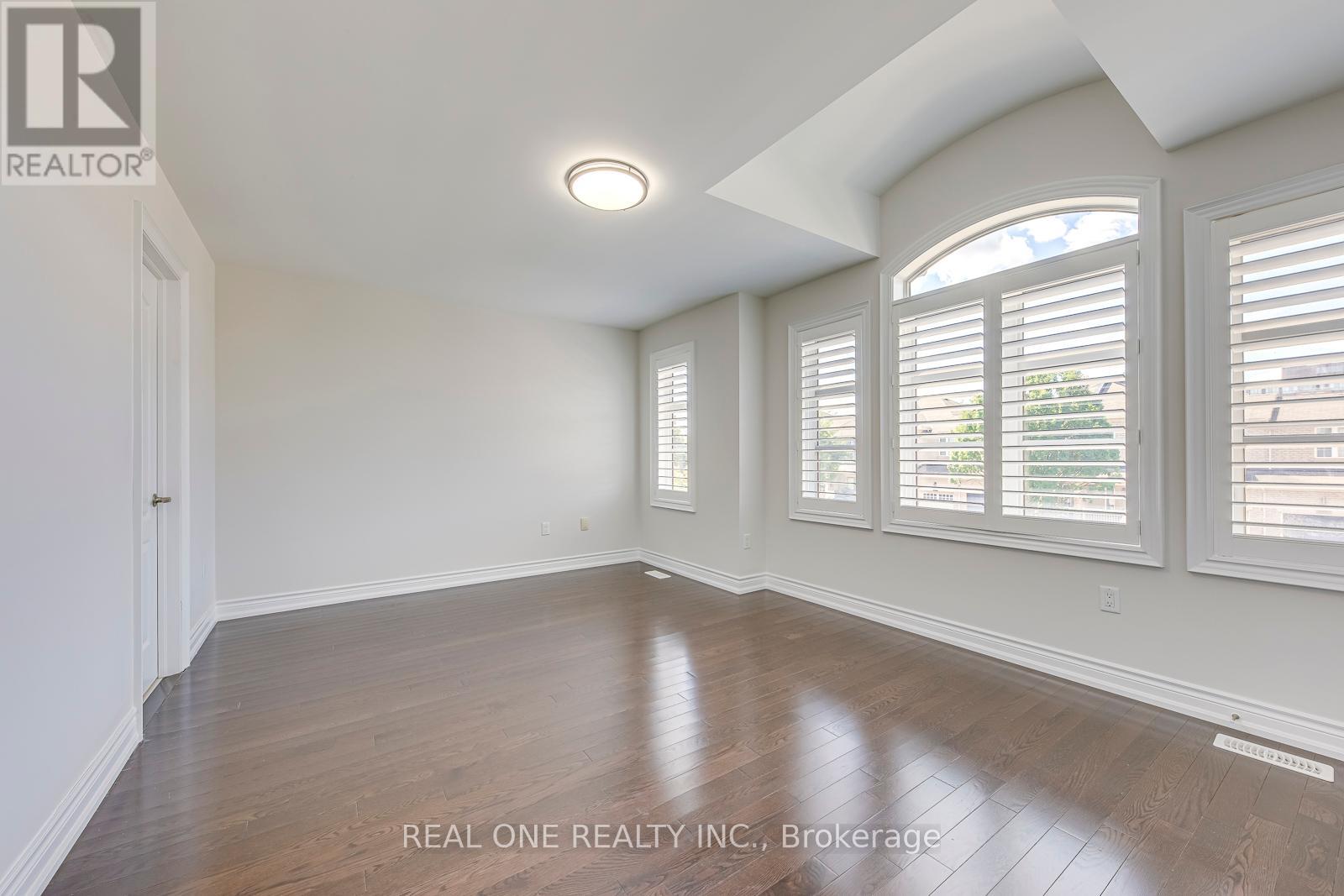 Photo 31 of 1342 Kestell Boulevard, Oakville ON