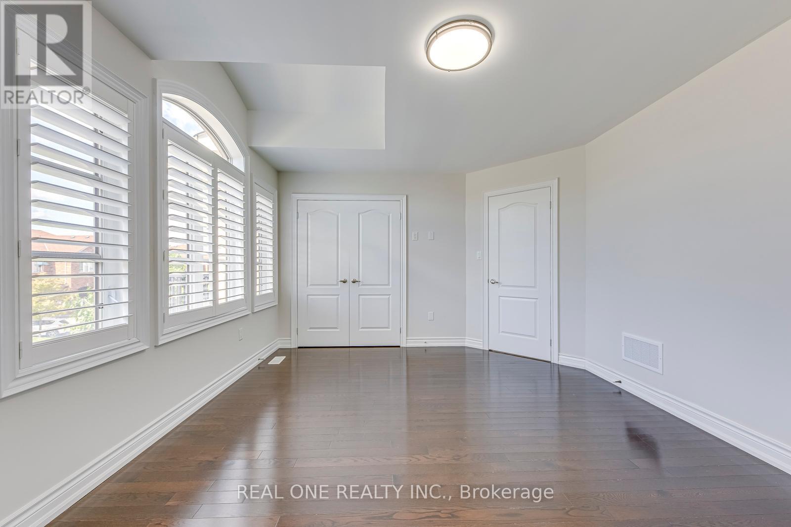 Photo 32 of 1342 Kestell Boulevard, Oakville ON