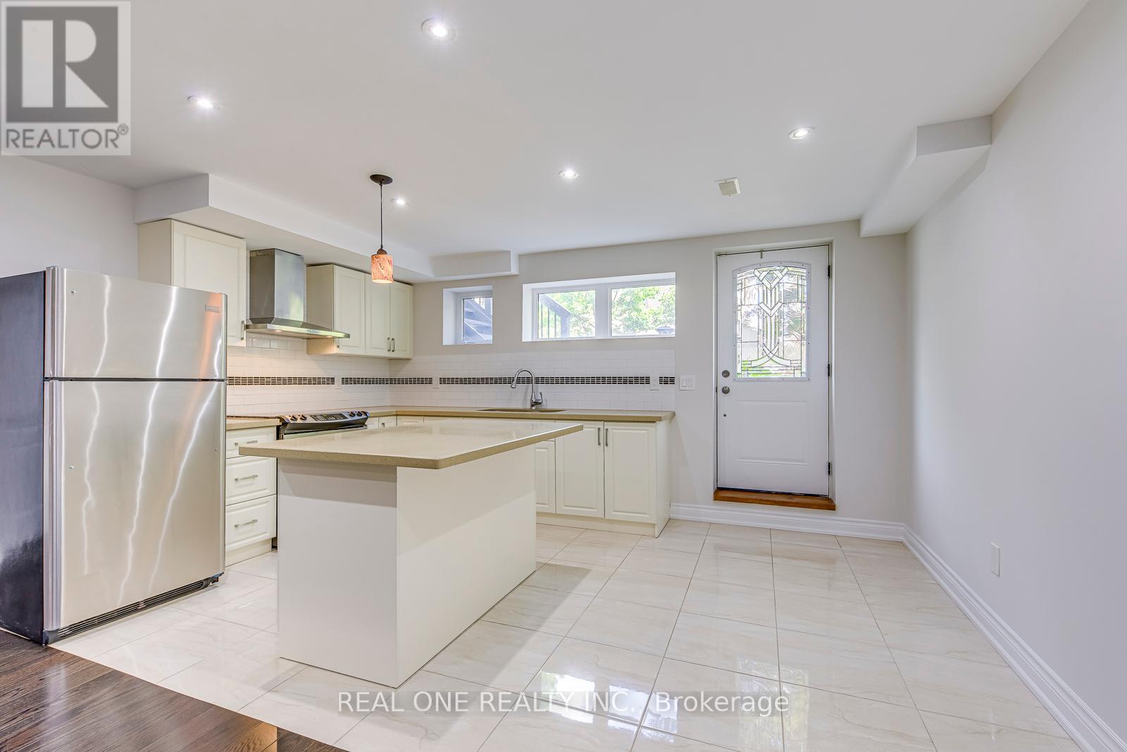 Photo 39 of 1342 Kestell Boulevard, Oakville ON