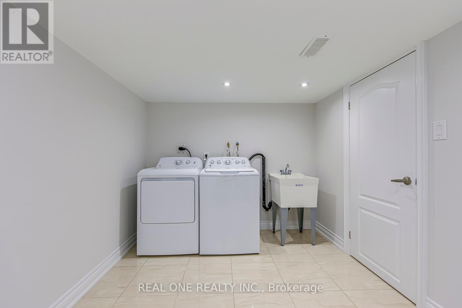 Photo 45 of 1342 Kestell Boulevard, Oakville ON