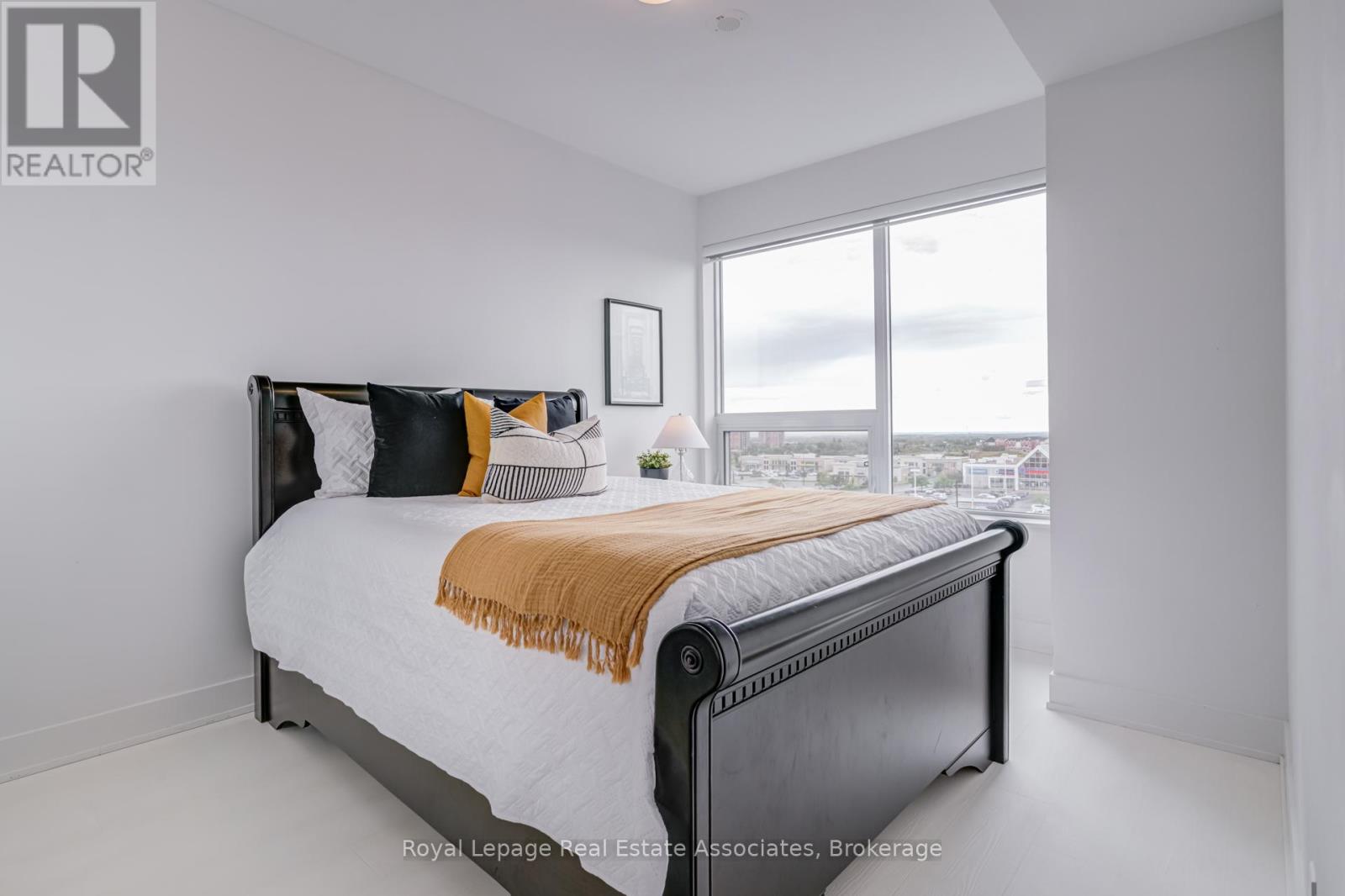 Photo 34 of 607 2481 Taunton Road, Oakville ON
