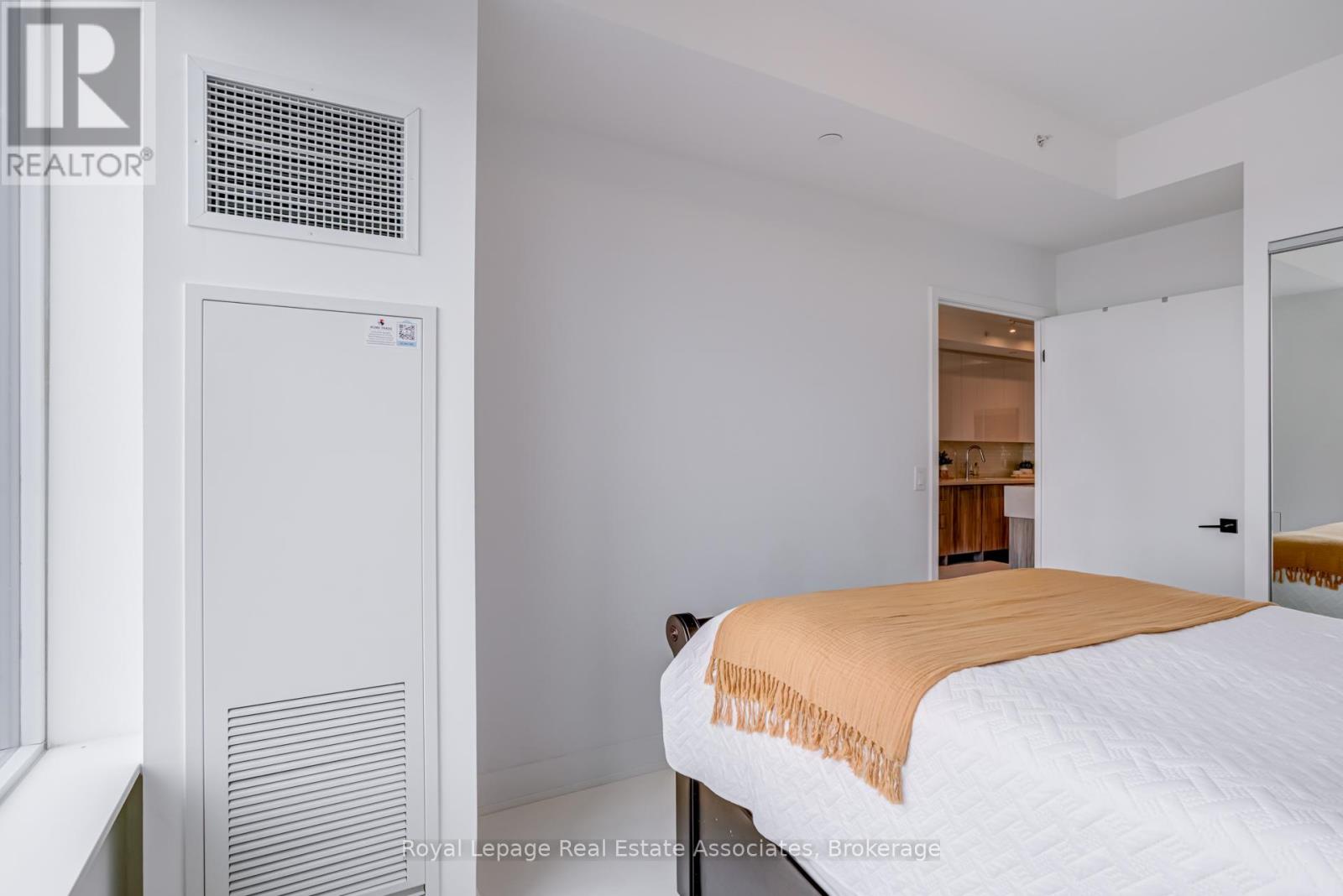 Photo 14 of 607 2481 Taunton Road, Oakville ON