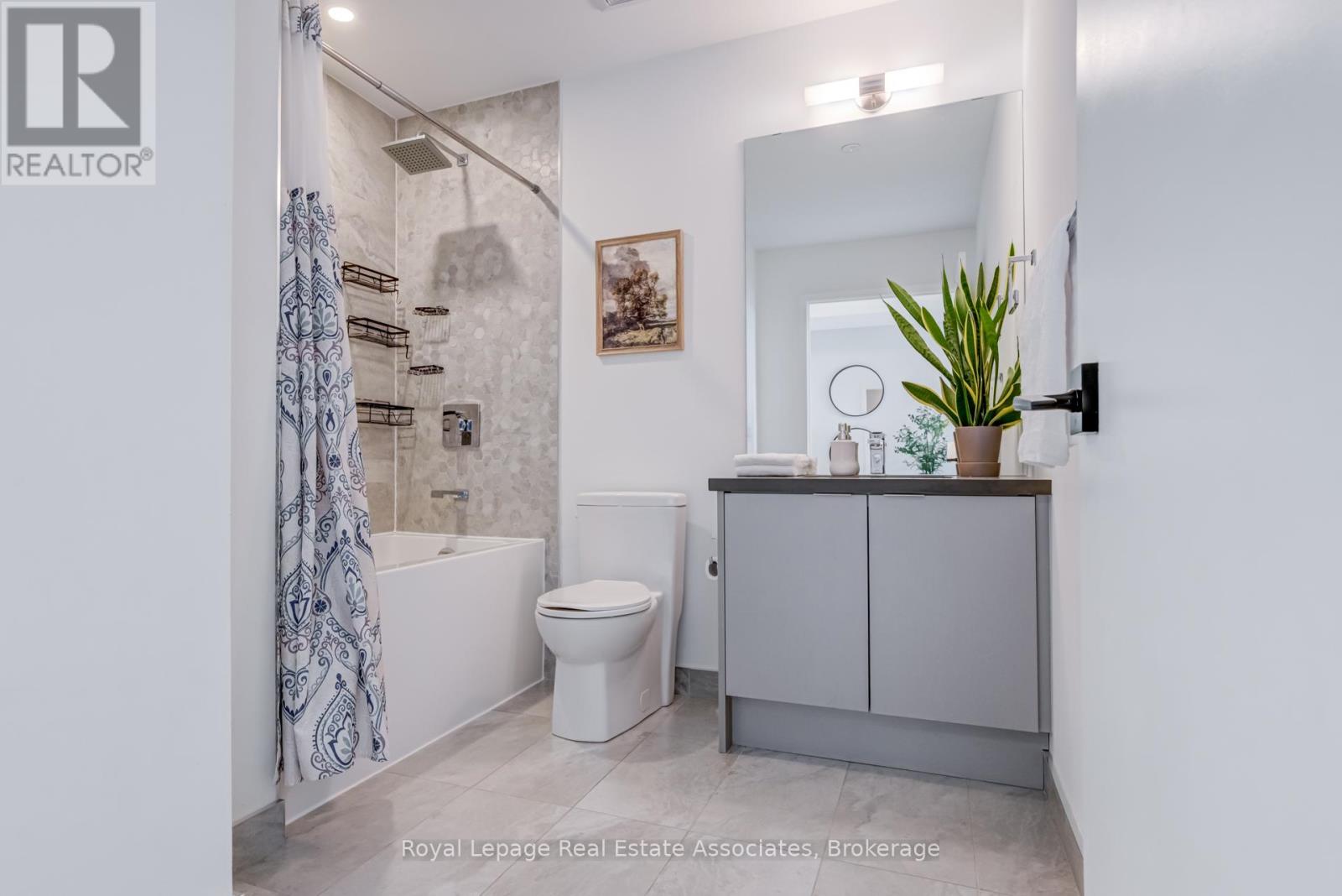 Photo 32 of 607 2481 Taunton Road, Oakville ON