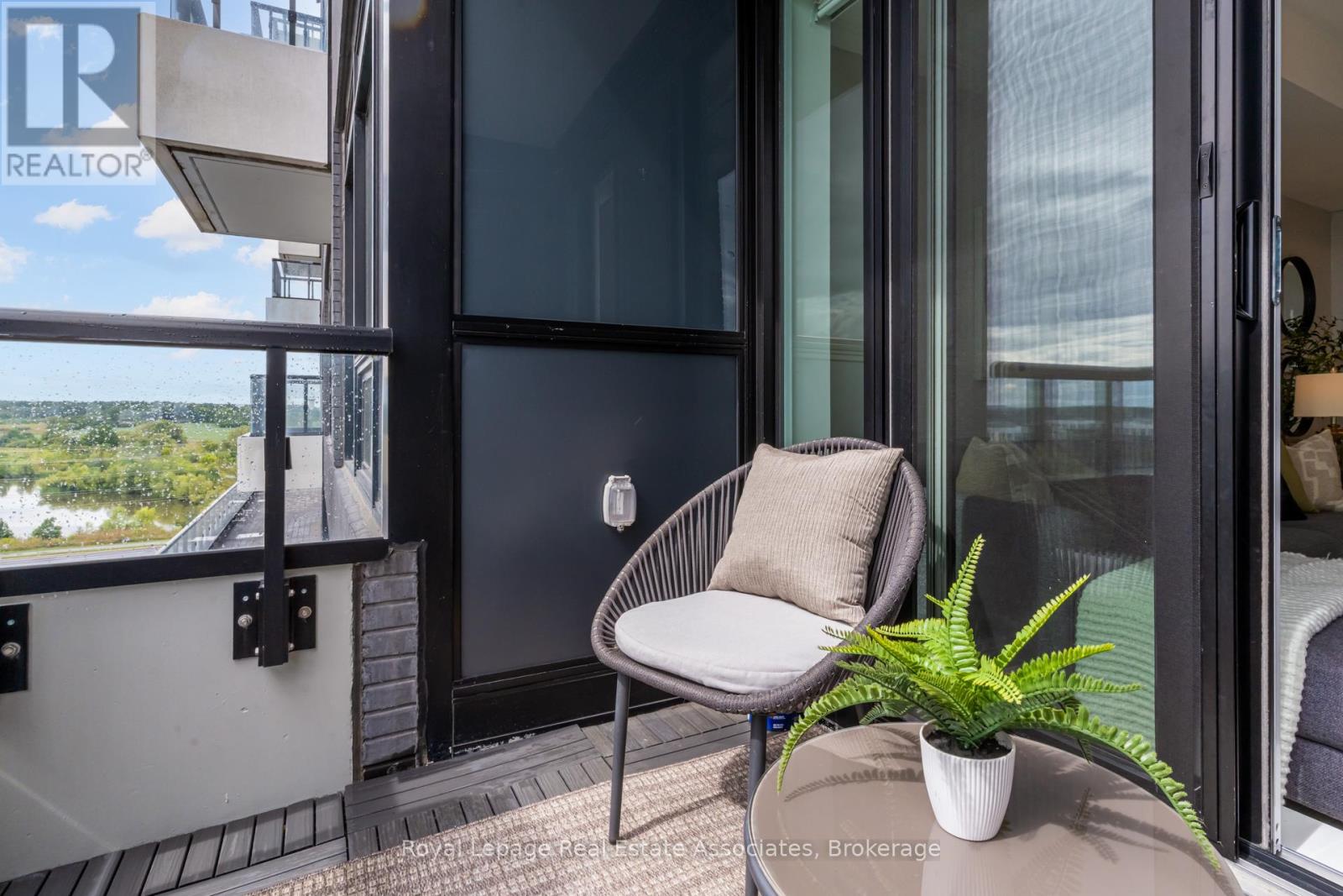 Photo 40 of 607 2481 Taunton Road, Oakville ON