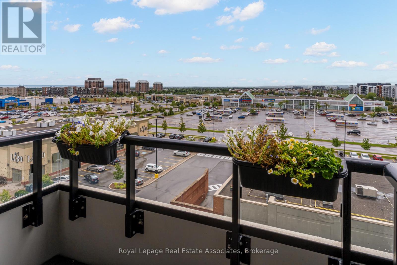Photo 16 of 607 2481 Taunton Road, Oakville ON