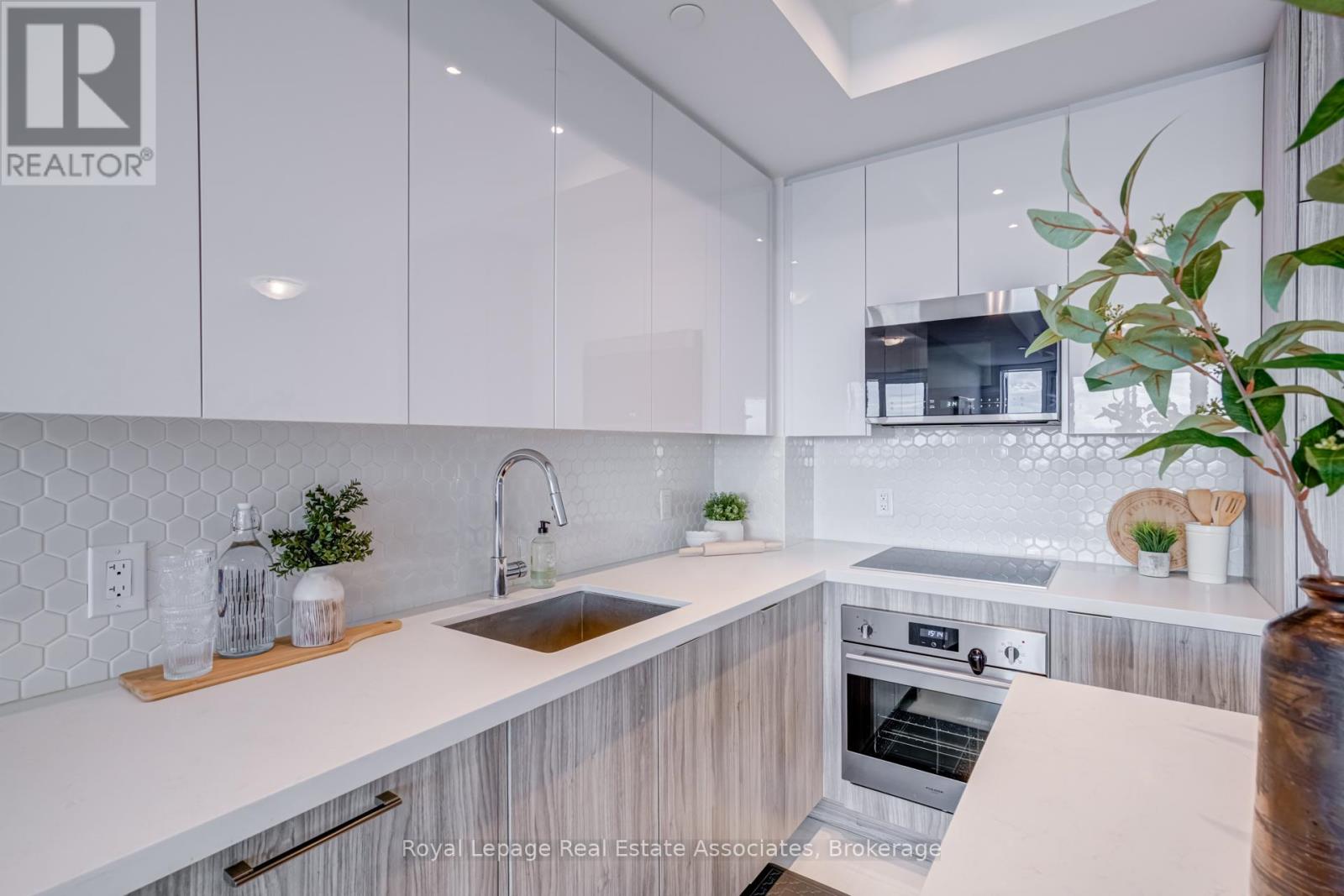 Photo 20 of 607 2481 Taunton Road, Oakville ON
