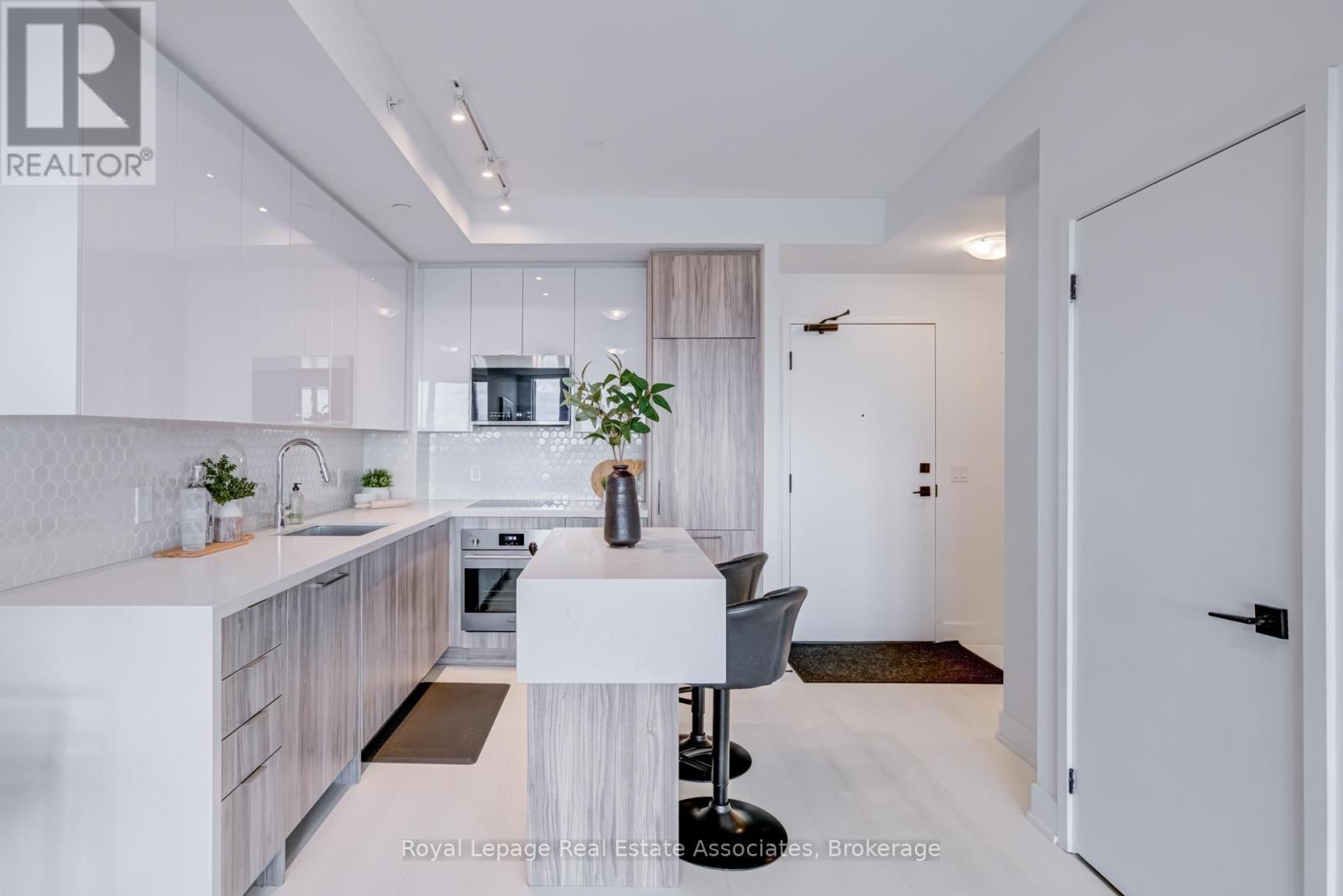 Photo 17 of 607 2481 Taunton Road, Oakville ON