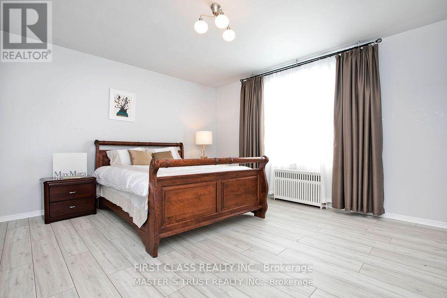 Photo 1 of 7 2910 Keele Street, Toronto ON