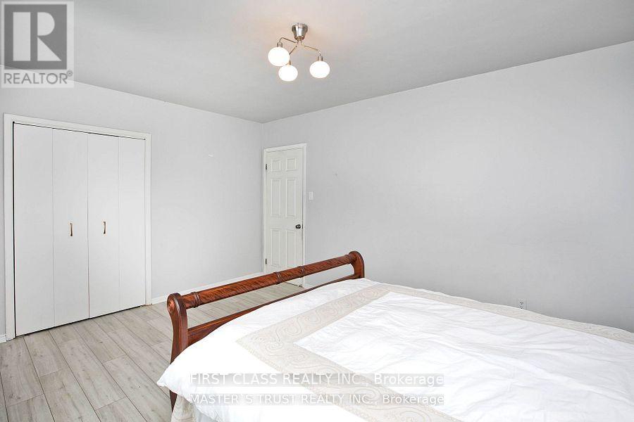 Photo 3 of 7 2910 Keele Street, Toronto ON