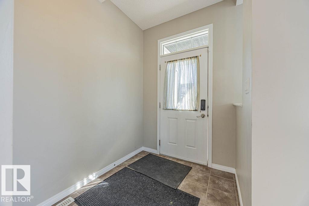 Photo 12 of 9840 220 St Nw, Edmonton AB