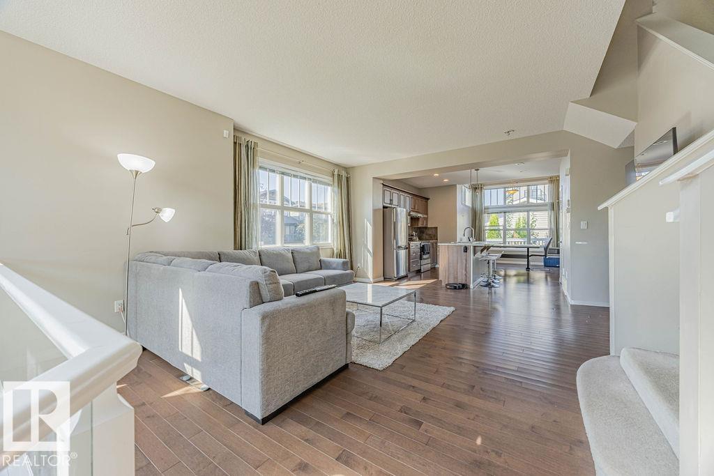 Photo 14 of 9840 220 St Nw, Edmonton AB